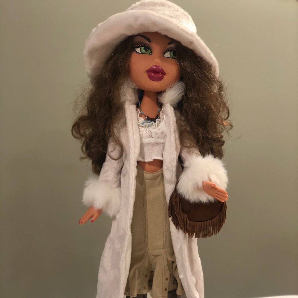 LIMITED COLLECTORS EDITION BIG BRATZ YASMIN DOLL - Picture 4 of 7
